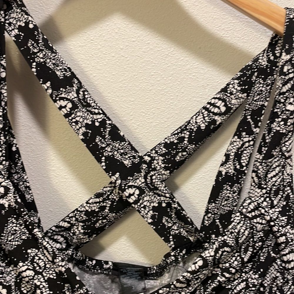 Torrid Womans black and white patterned top - Picture 5 of 13
